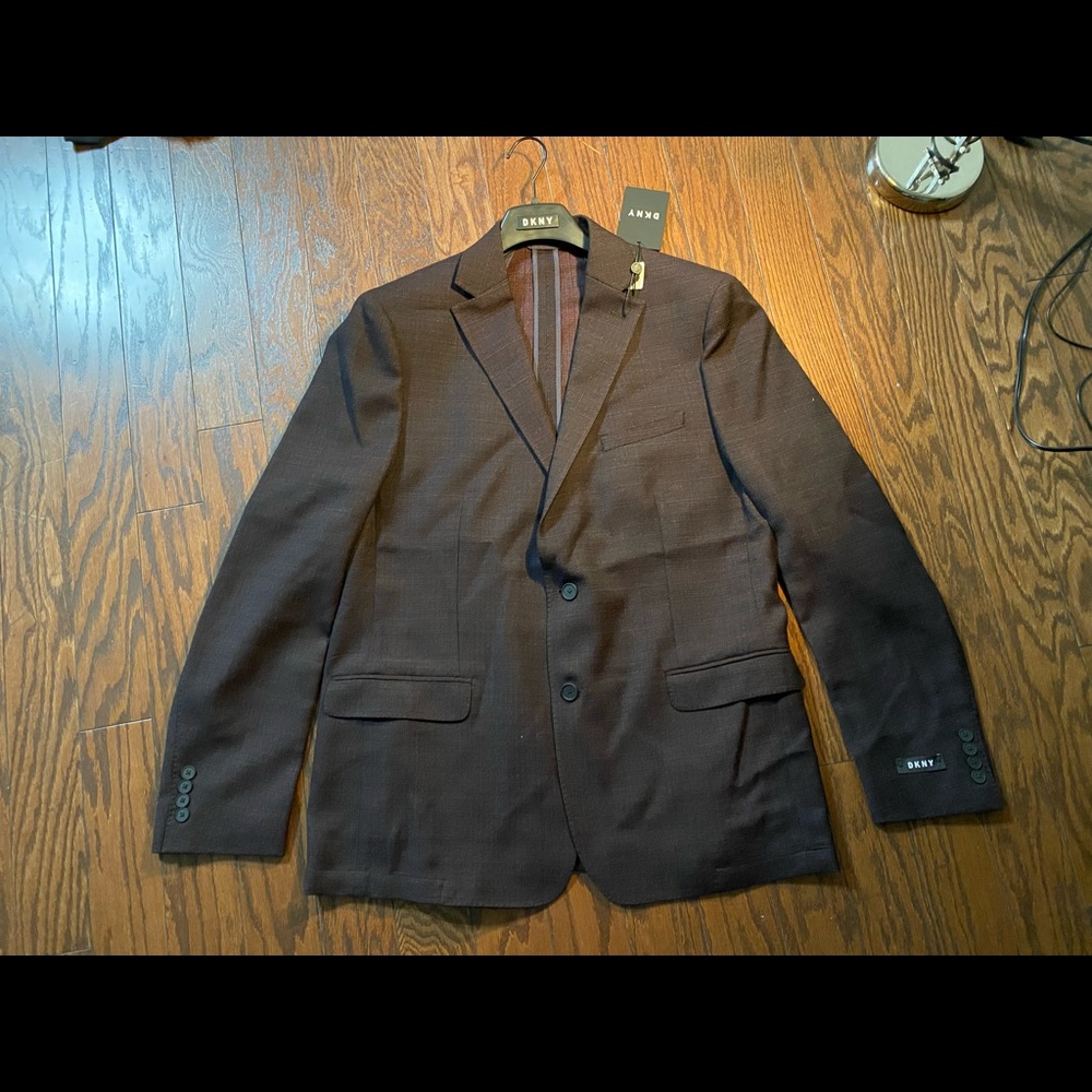 DKNY 70% wool suit jacket 46L NWT